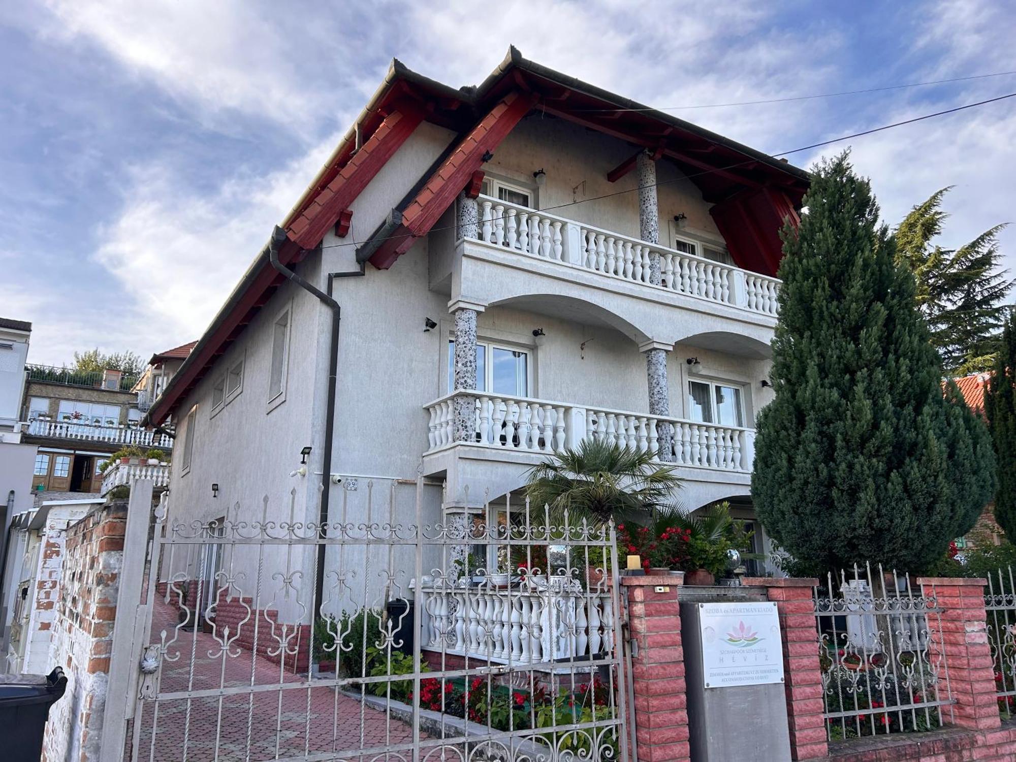 Heviz Kristaly Apartman Bagian luar foto